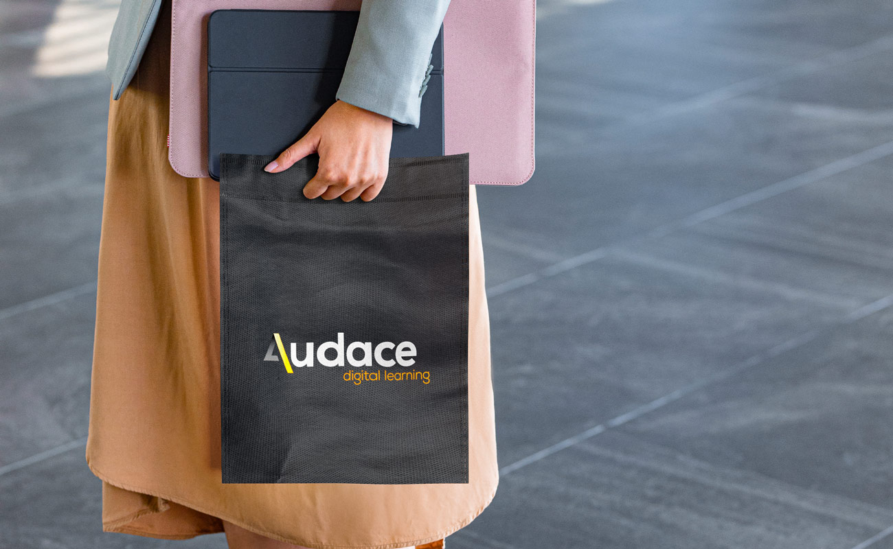 Compact - Márkás táskák gallery thumbnail